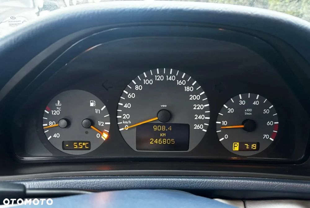 Mercedes-Benz CLK - 26