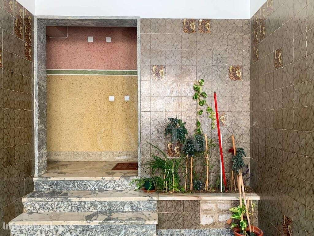 T2 no Carregado | Área Generosa | Pronto a Habitar | Excelente Luminos - Grande imagem: 3/33