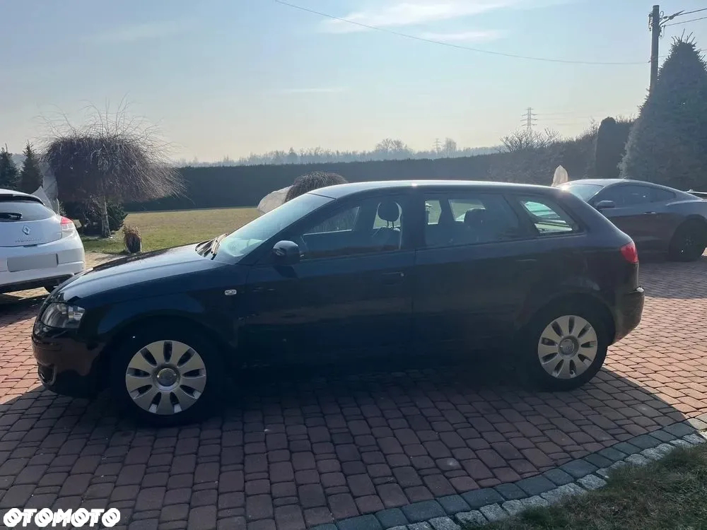 Audi A3 1.6 Ambiente - 4