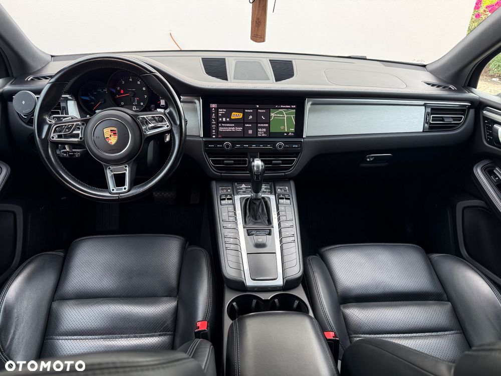 Porsche Macan - 25