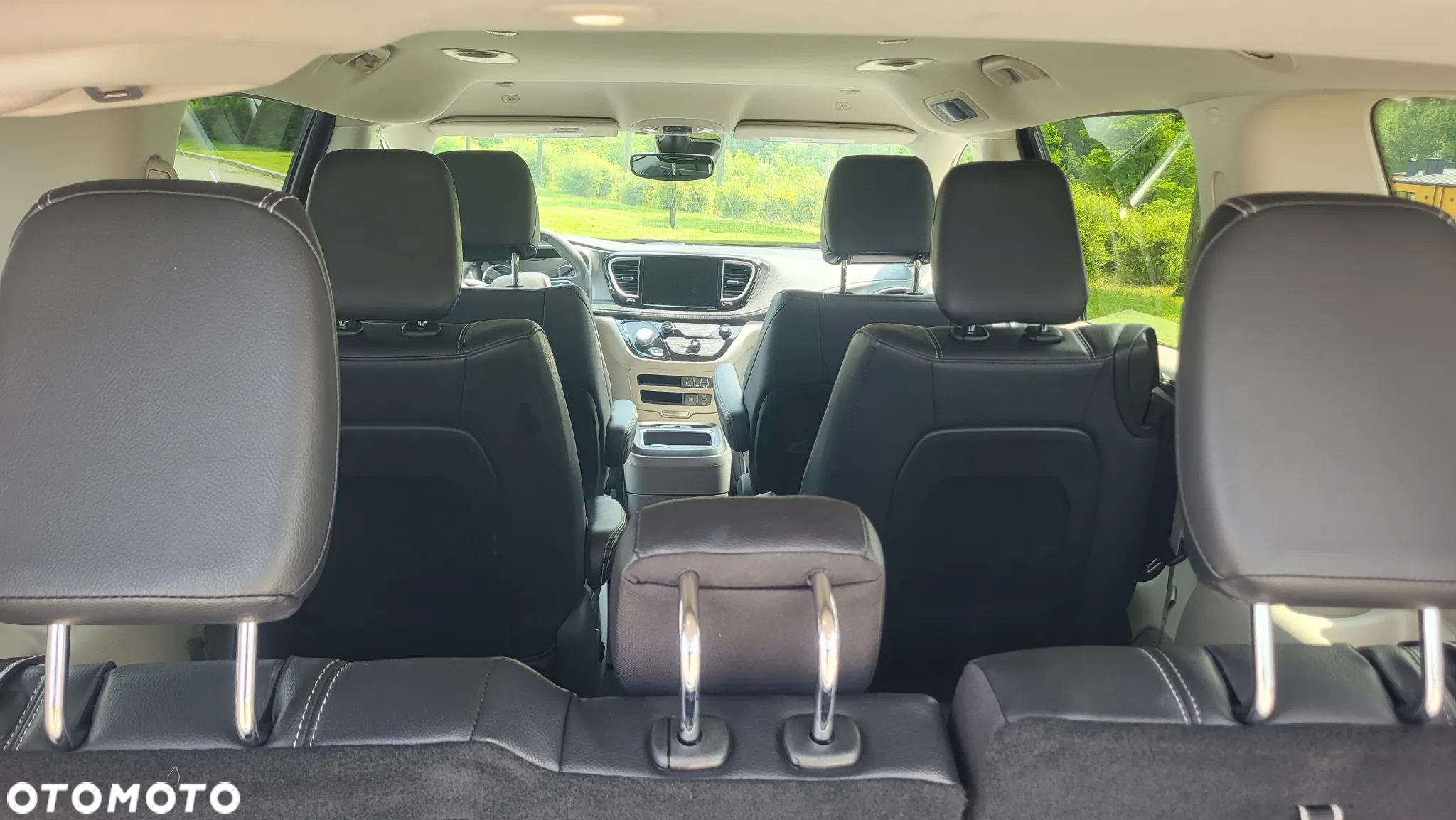 Chrysler Pacifica - 4