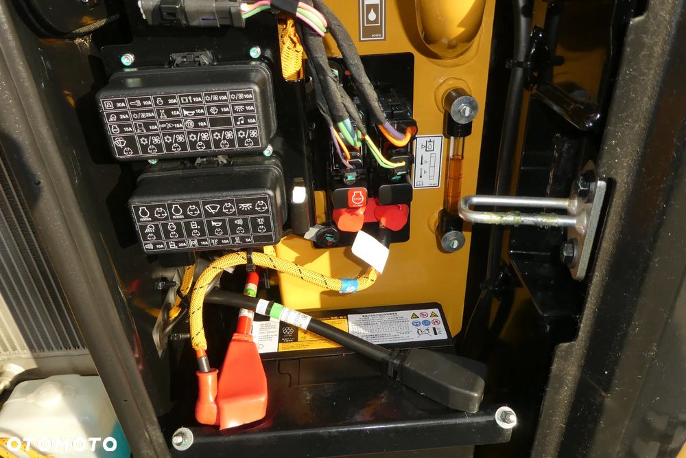 Caterpillar 302.7 PAWERTILT TRZY ŁYŻKI - 20