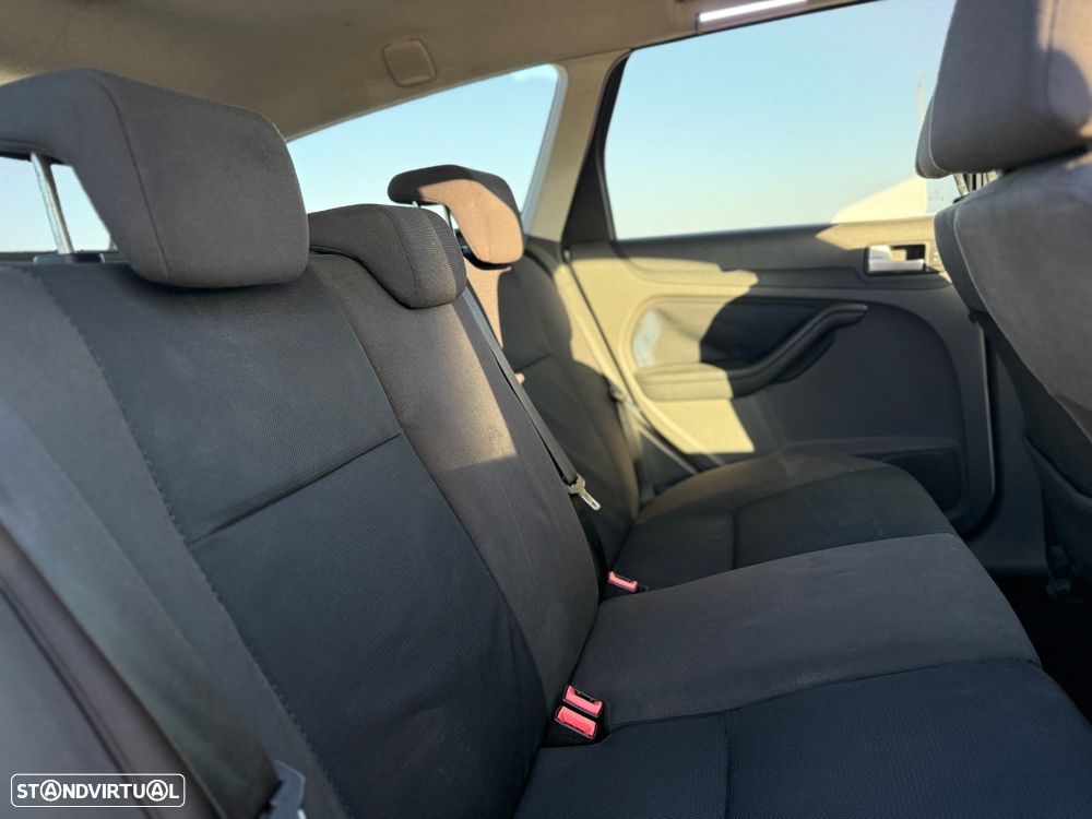 Ford Focus SW 1.6 TDCi Titanium - 12