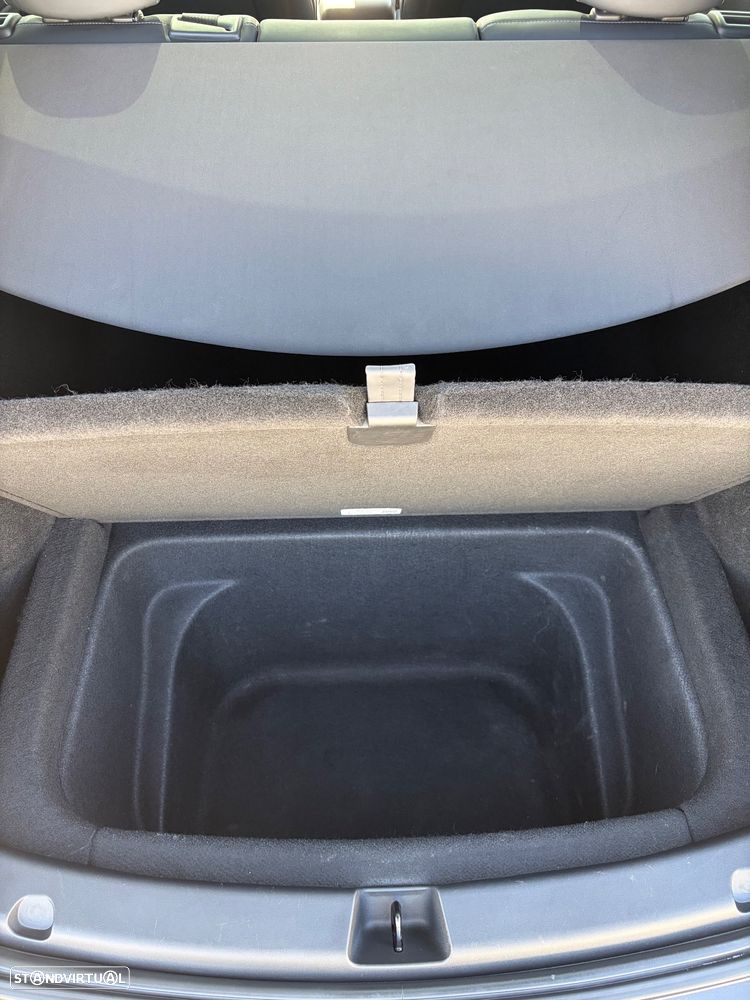 Tesla Model Y Performance Tração Integral - 12