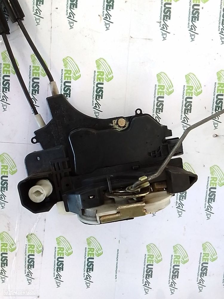 Fecho Da Porta Frente Dto Mitsubishi Colt Cz3 - 2