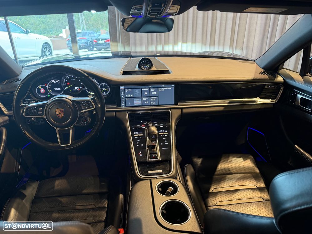 Porsche Panamera Sport Turismo 4 E-Hybrid Platinum Edition - 31