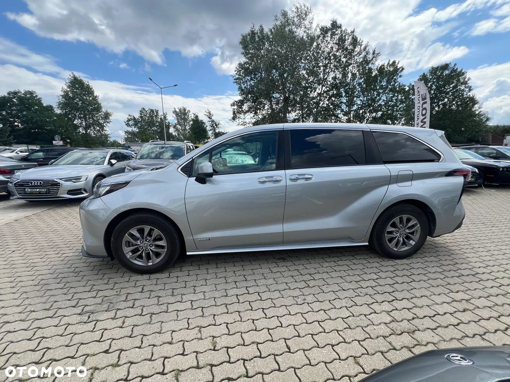 Toyota Sienna - 5