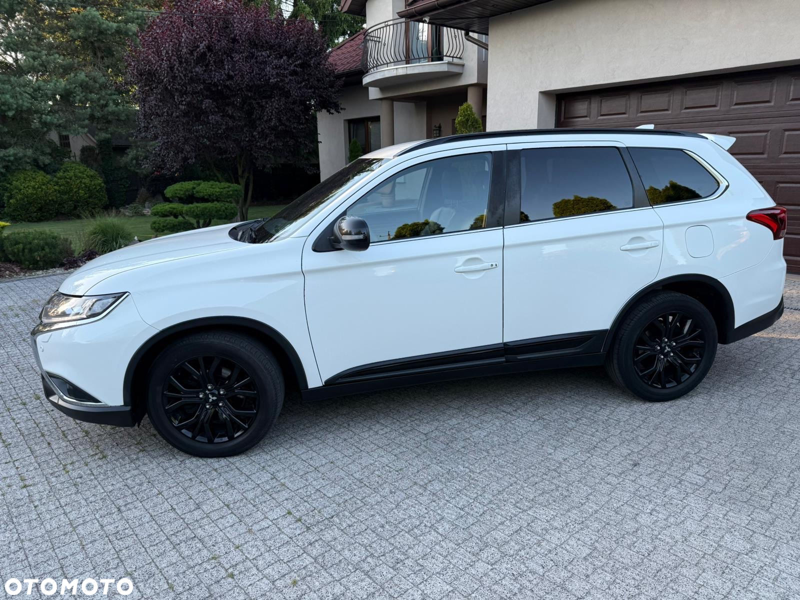 Mitsubishi Outlander 2.0 Instyle Navi 4WD CVT - 3