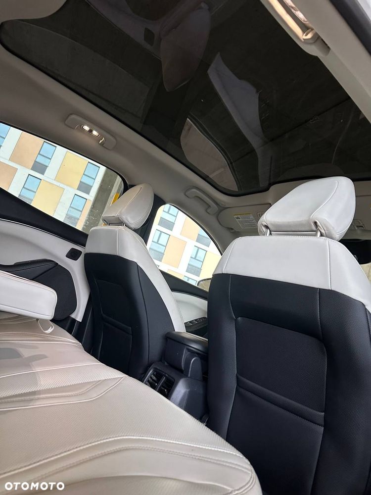 Ford Mustang Mach-E AWD PREMIUM - 10