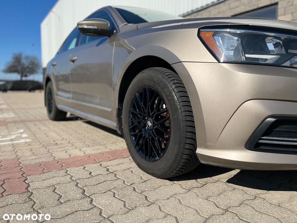 Volkswagen Passat 1.8 TSI (BlueMotion Technology) DSG Comfortline - 2