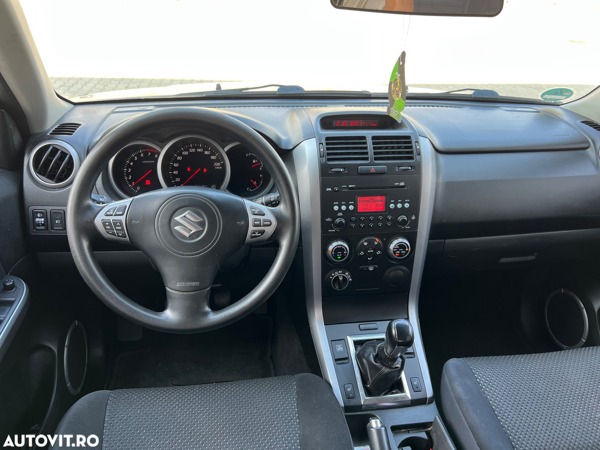 Suzuki Grand Vitara 2.0 Comfort - 9