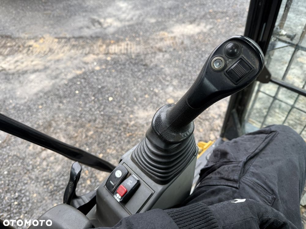 Caterpillar 320 KOPARKA GĄSIENICOWA - 12