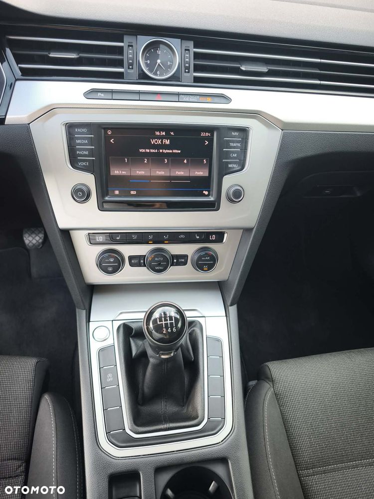 Volkswagen Passat 2.0 TDI SCR Trendline - 8