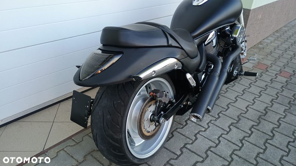 Suzuki Intruder - 27
