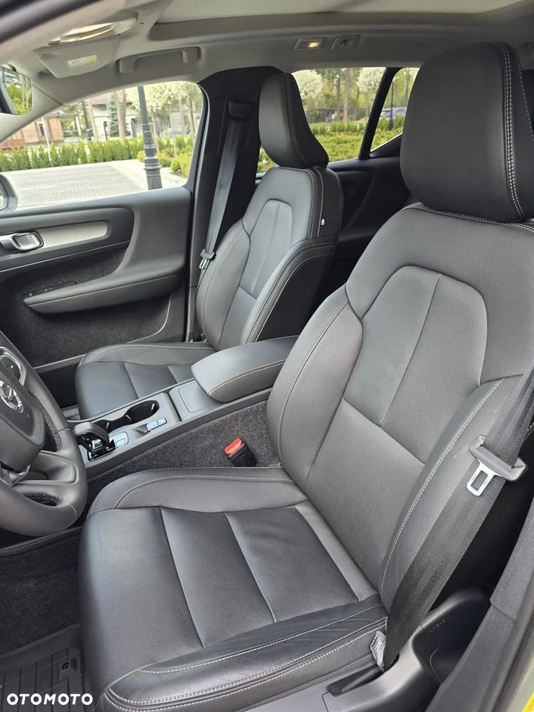 Volvo XC 40 B5 B AWD Momentum Pro - 12