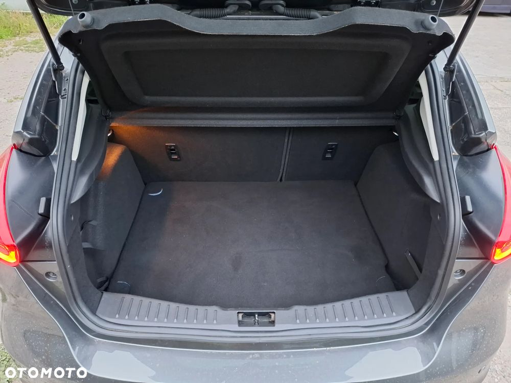 Ford Focus - 24