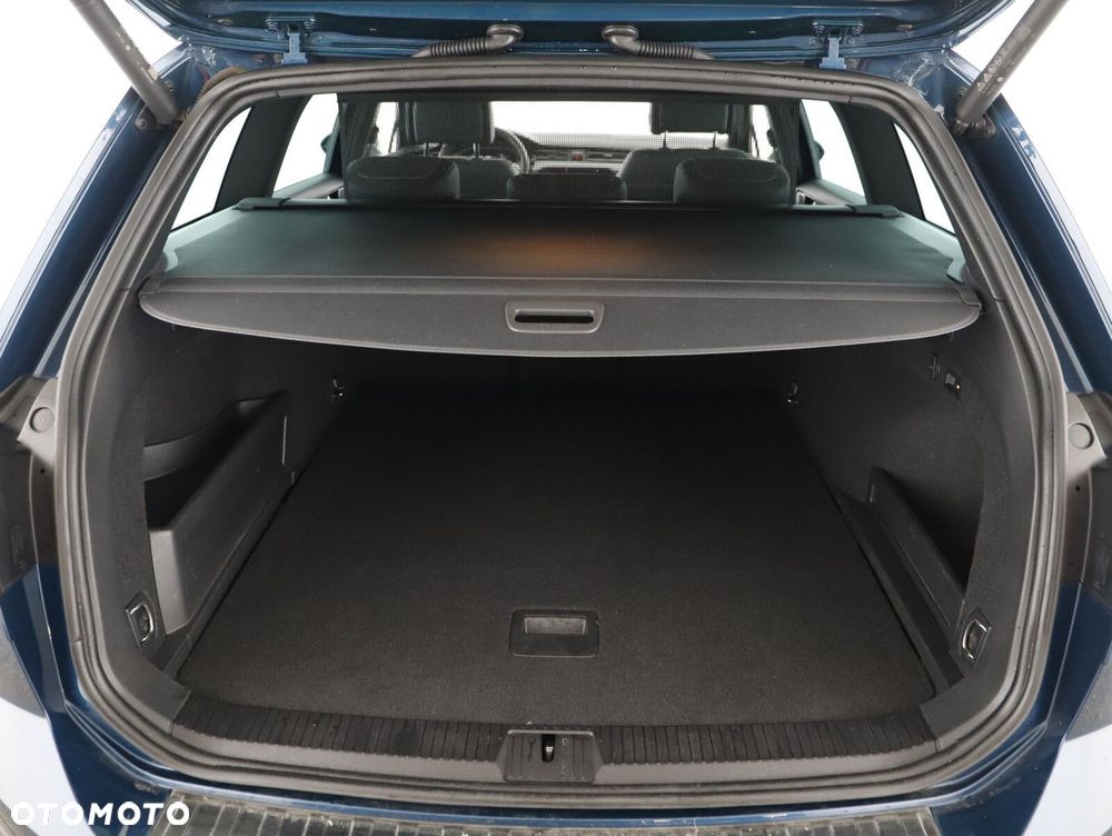 Volkswagen Passat Alltrack - 21