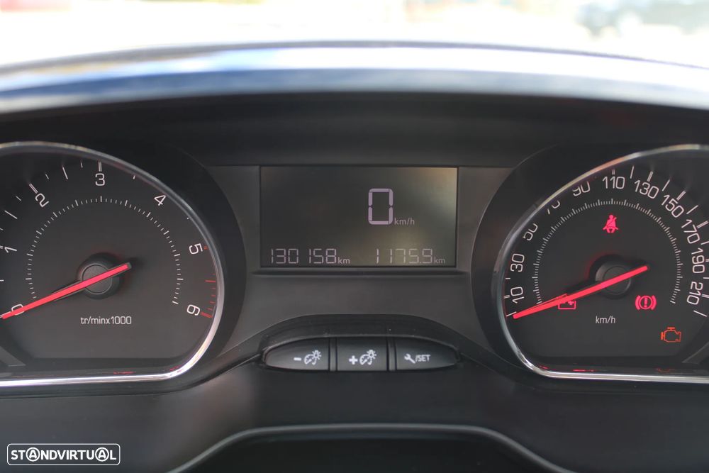 Peugeot 208 1.4 HDi Active - 6