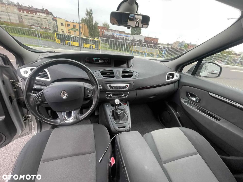 Renault Grand Scenic - 19