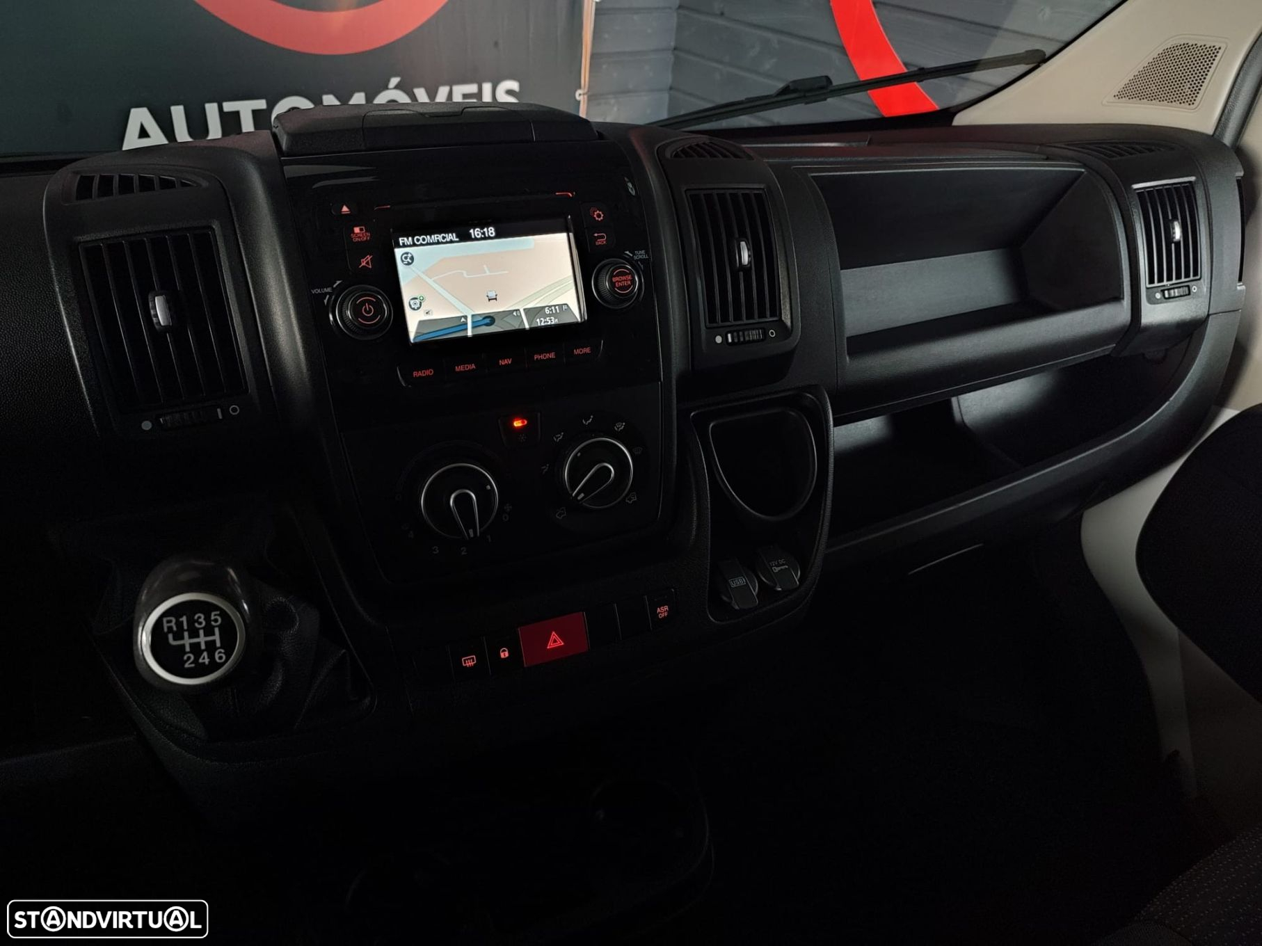 Citroën Jumper 2.0 BlueHDi 35 L2H2 - 16