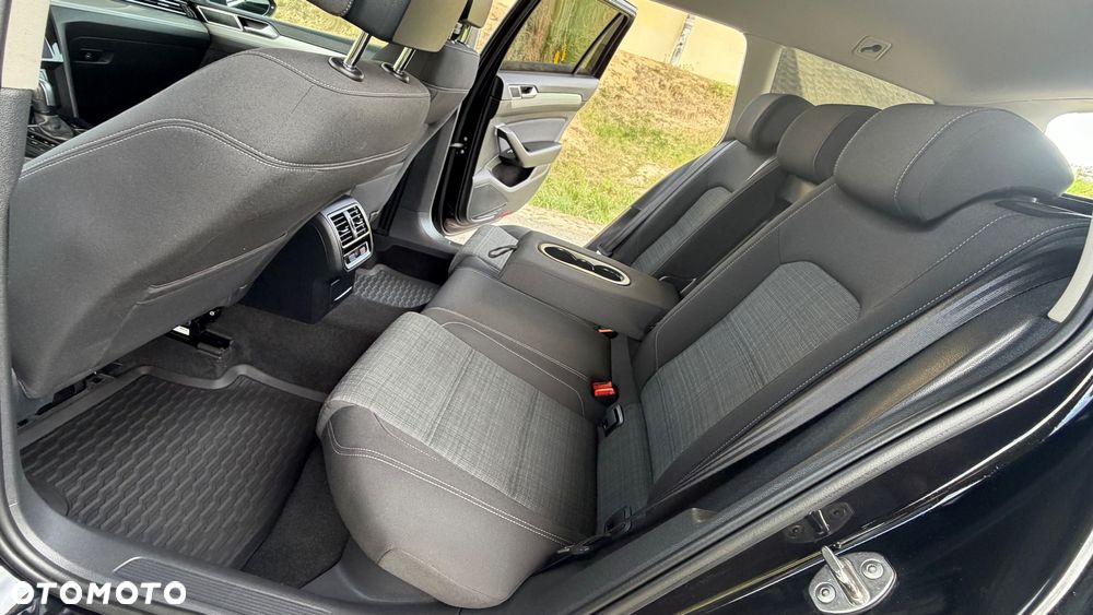 Volkswagen Passat 2.0 TDI SCR DSG - 28