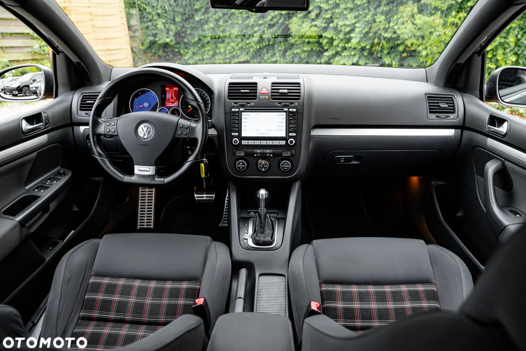 Volkswagen Golf 2.0 GTI DSG - 29
