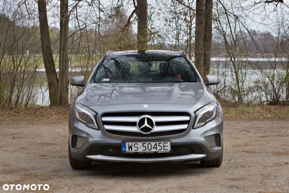 Mercedes-Benz GLA 200 7G-DCT - 36