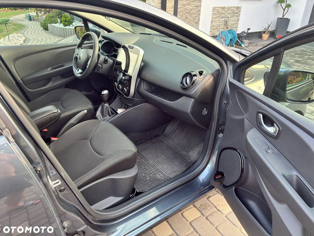 Renault Clio - 10