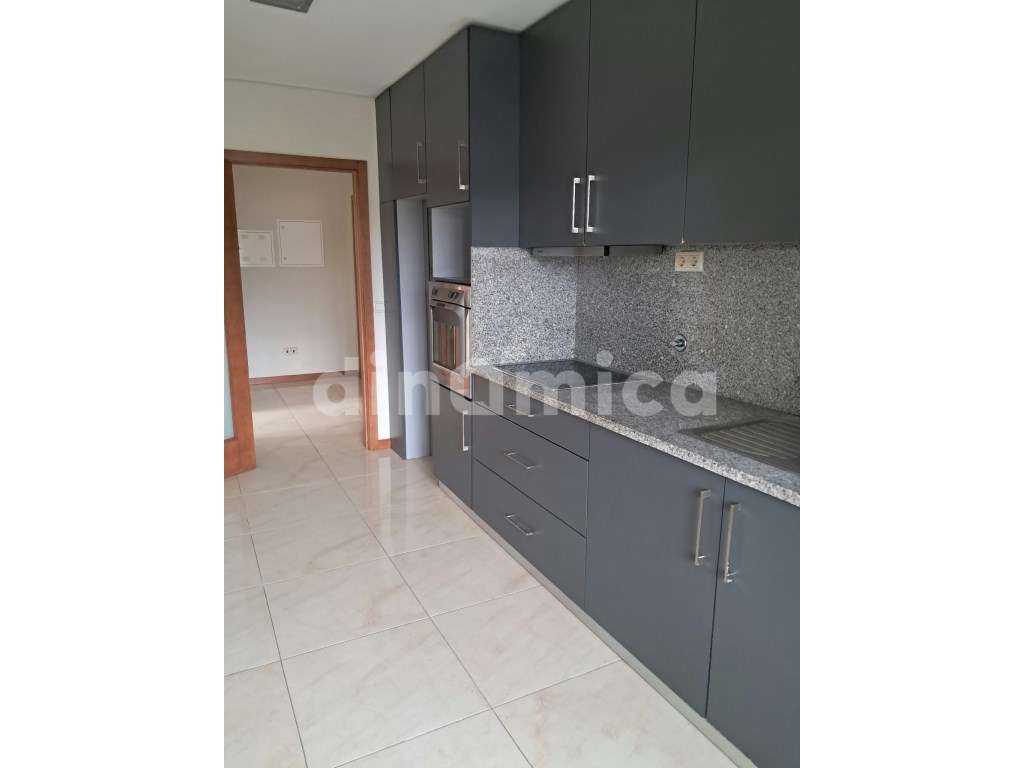 Apartamento T2 Ribeirão - Grande imagem: 2/18