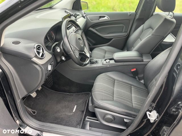 Mercedes-Benz Klasa B 180 d BlueEFFICIENCY Edition Style - 19