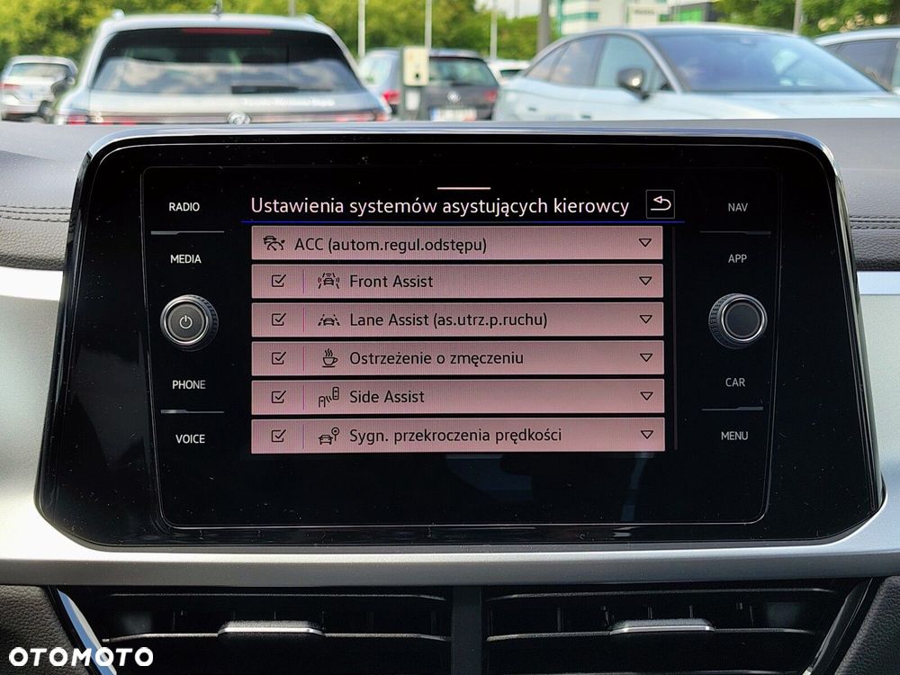 Volkswagen T-Roc - 18