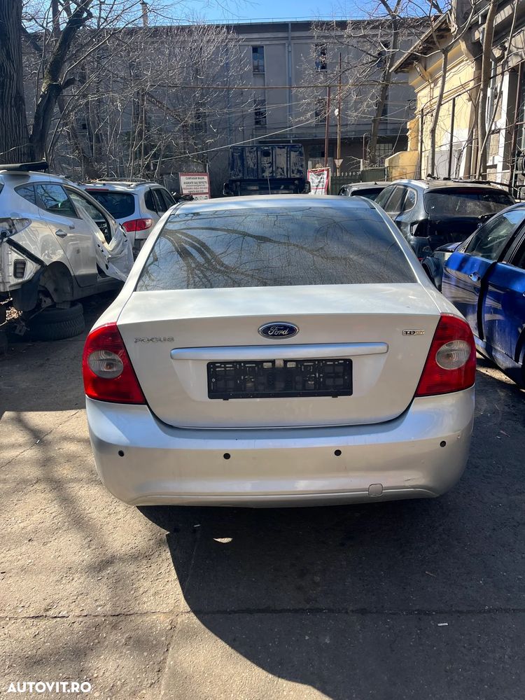 Dezmembrez Ford Focus II facelift 2009 1,8 TDCI gri argintiu sedan - 3