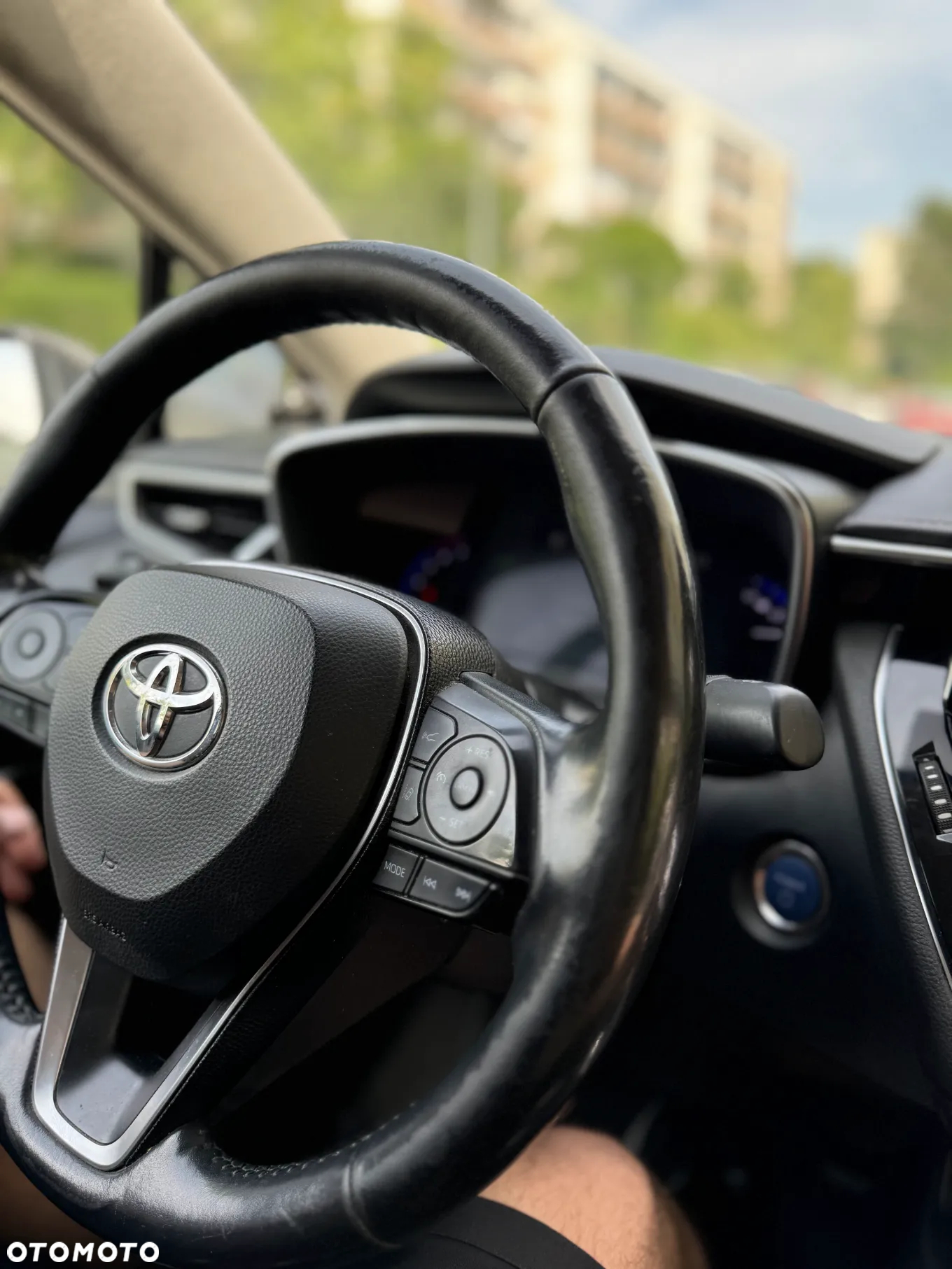 Toyota Corolla 1.8 Hybrid Executive - 8