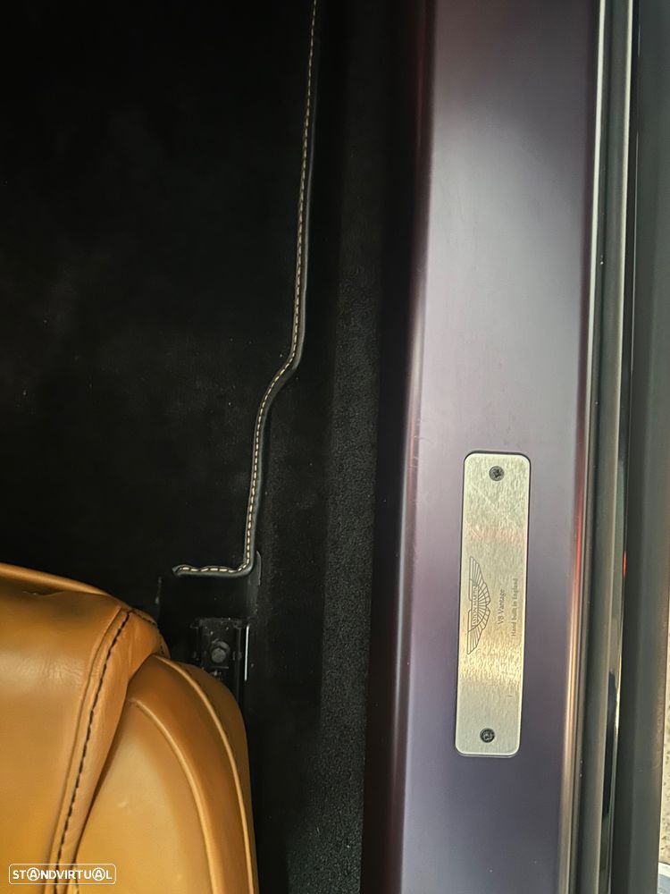 Aston Martin Vantage Roadster - 27