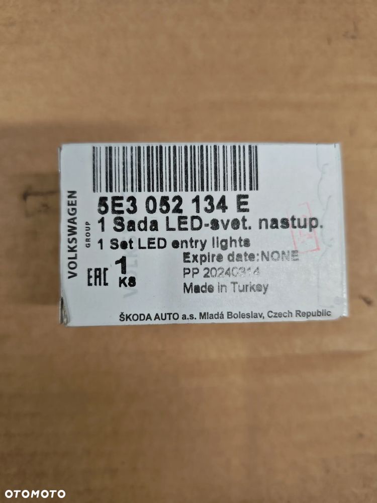 Zestaw diodowego oświetlenia przy wsiadaniu strona prawa - 3