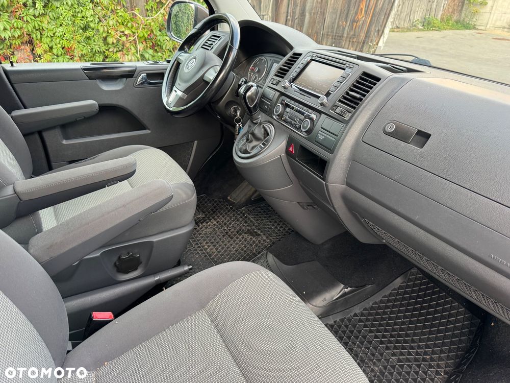 Volkswagen Caravelle - 30