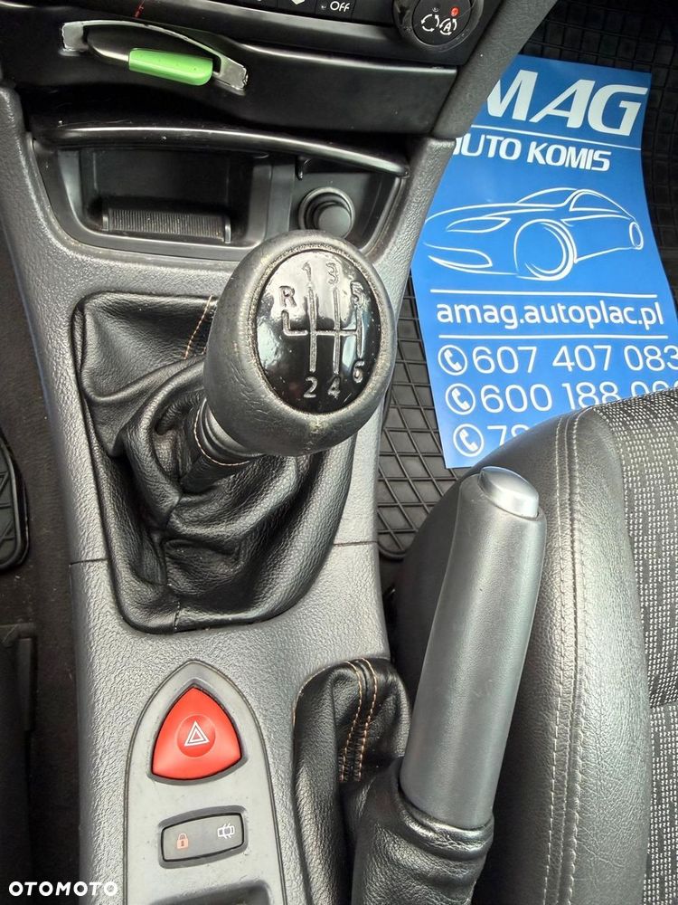 Renault Laguna Grandtour 2.0 Etoile - 26