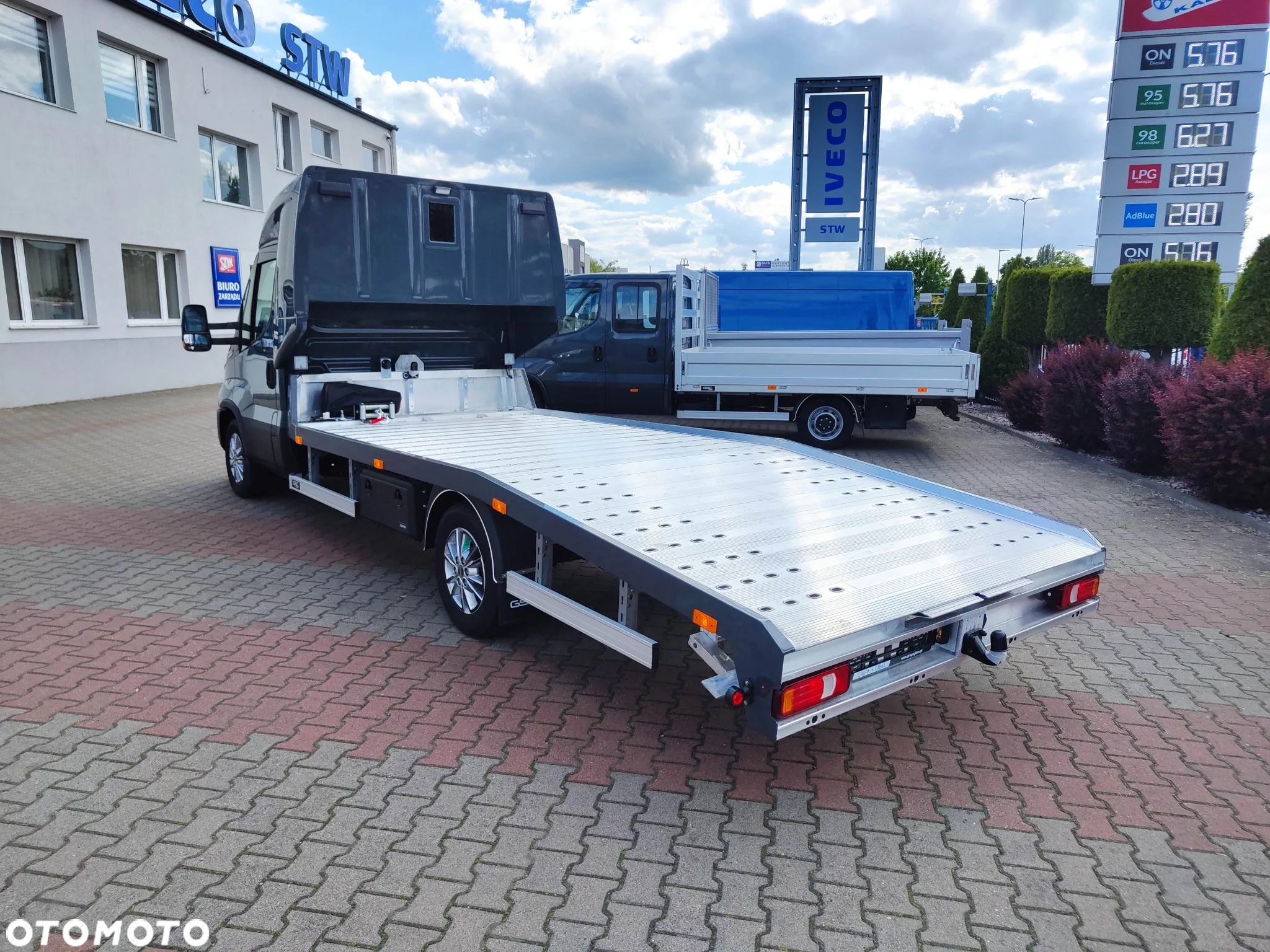 Iveco Daily Autolaweta od ręki ! VDI z kabiną sypialną - 9