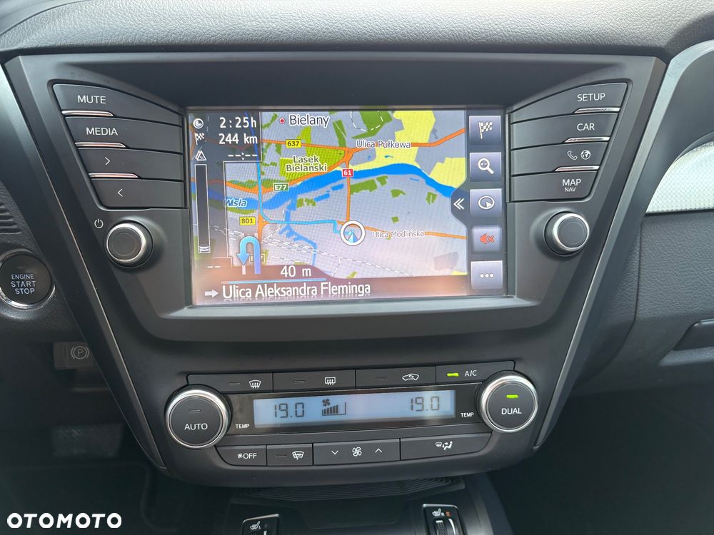 Toyota Avensis 1.8 Premium MS - 17