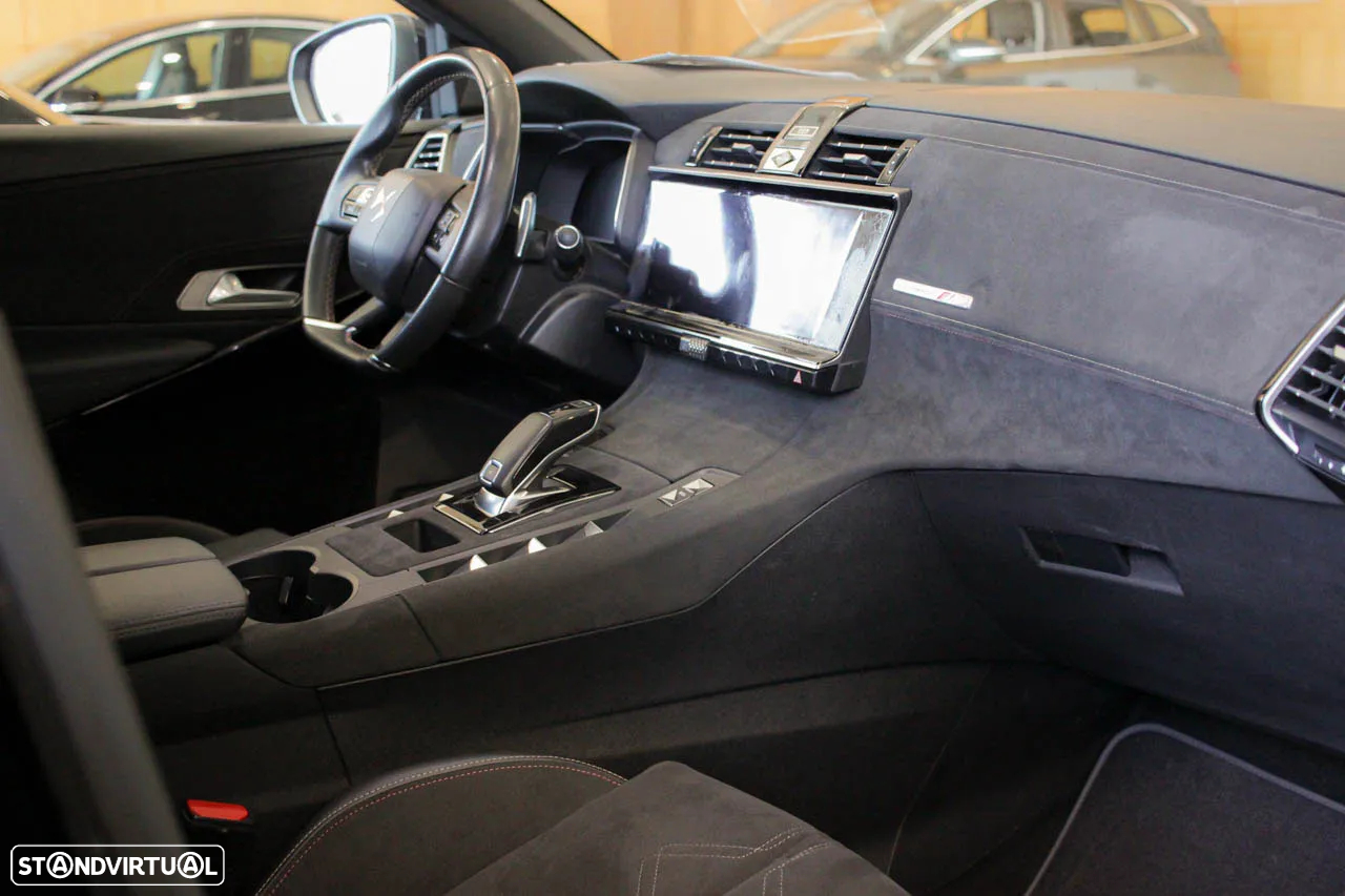DS DS7 Crossback 1.5 BlueHDi Performance Line EAT8 - 6