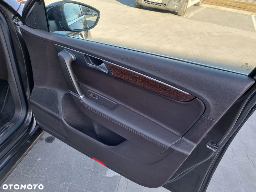 Volkswagen Passat 2.0 TDI Highline - 19