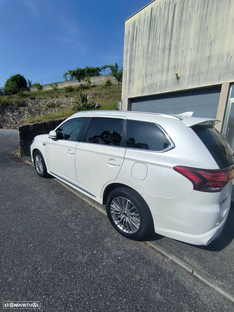 Mitsubishi Outlander - 7