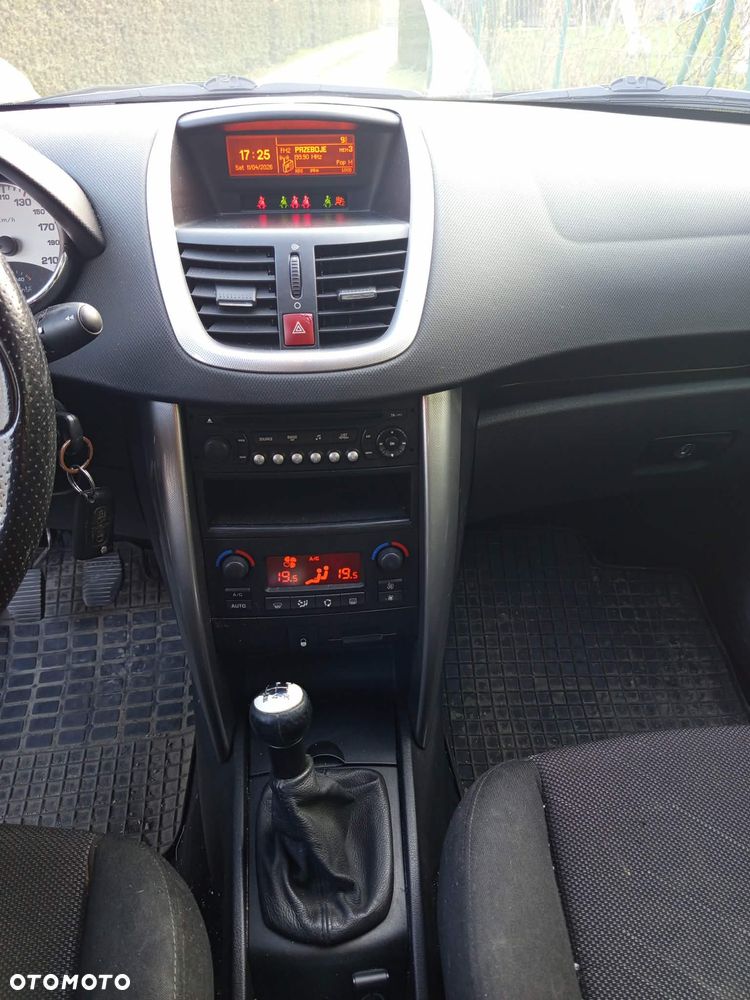 Peugeot 207 - 3