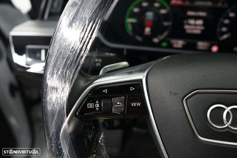 Audi e-tron 50 quattro S line - 32