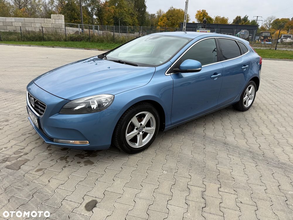 Volvo V40 D2 Momentum - 4