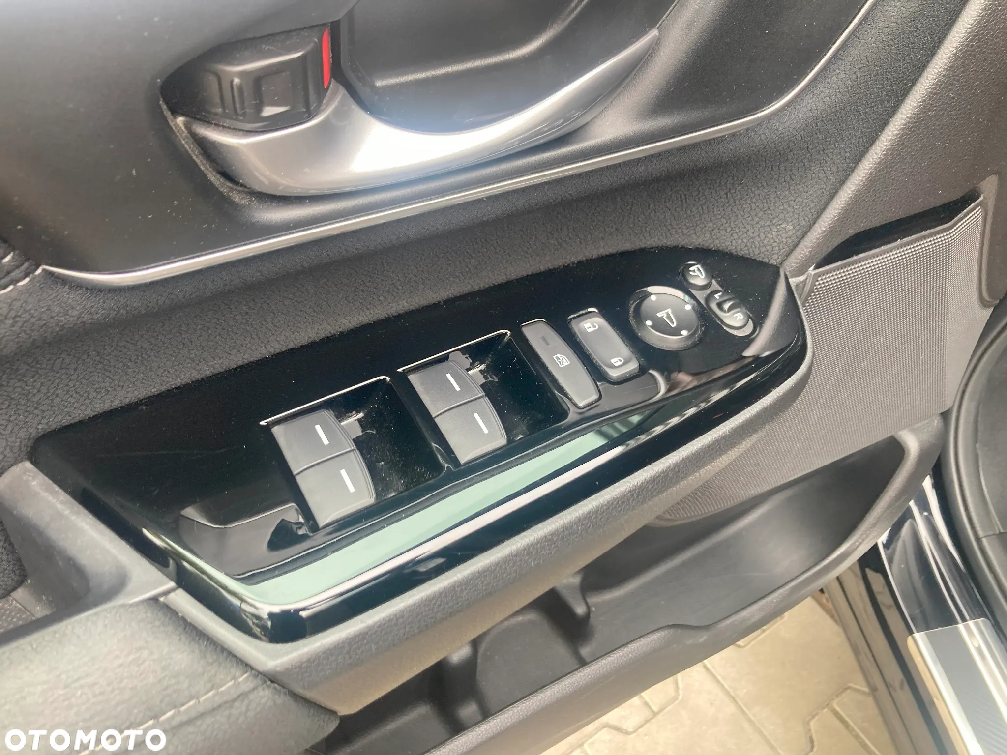 Honda CR-V 2.0 i-MMD Elegance (2WD / Connect+) - 13
