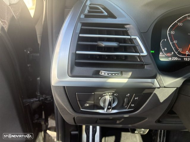 BMW X3 20 d xDrive Pack M - 32