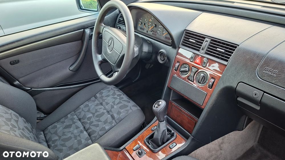 Mercedes-Benz Klasa C 180 Classic - 5