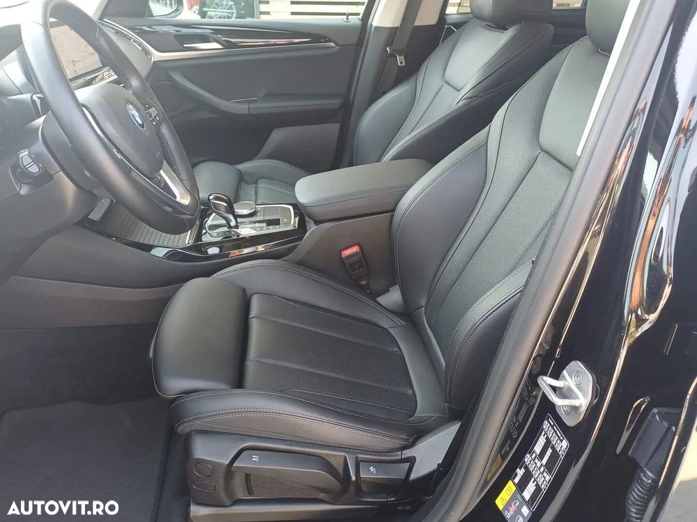 BMW X3 xDrive30e AT PHEV - 11
