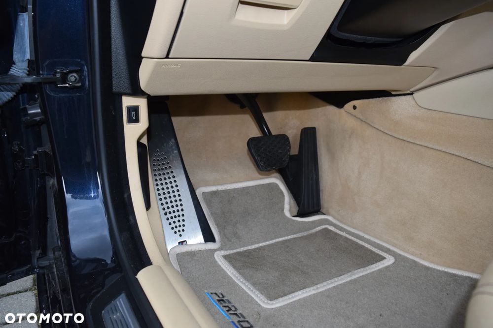 BMW Seria 5 535i Sport-Aut - 20